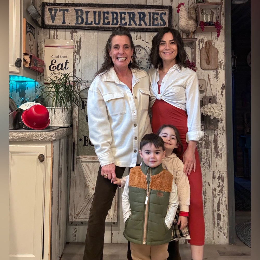 💙🙏🏼Dani’s LIVE! All aboard the Hot Mess Express! @MaeBarrMama! 👩🏻‍🍳💗 - Picture 14 of 15